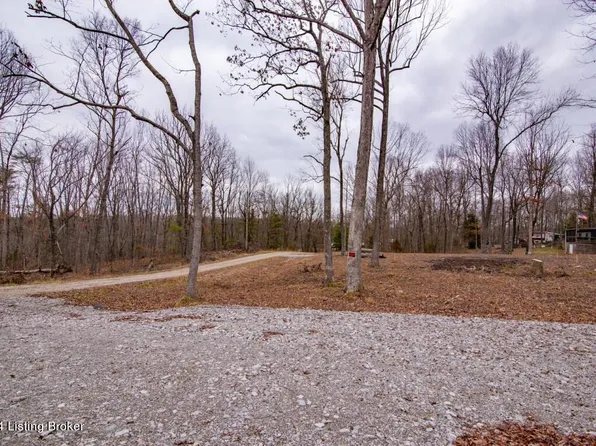 106 Tulip Ln, Mammoth Cave, KY 42259