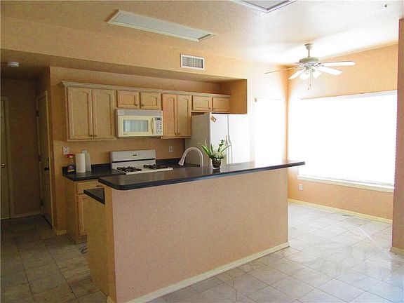 4th image of 712 Camino Norte Ct