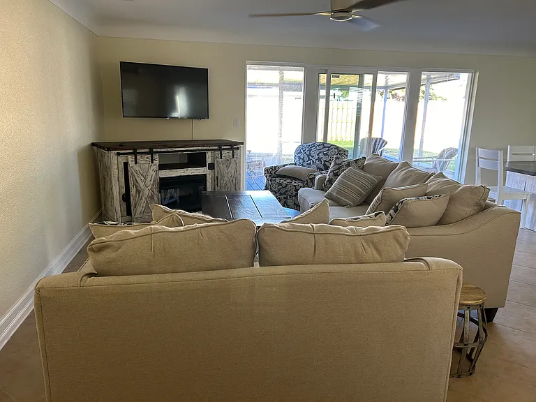 845 Larkview St — Photo 18