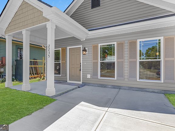 4th image of 2235 Alaska St