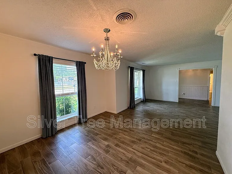 1710 Dickerson Dr — Photo 10