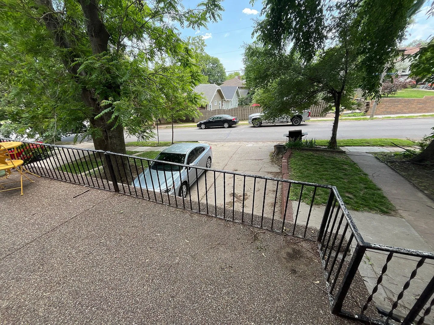 3BR Duplex Midtown Available June — Photo 2