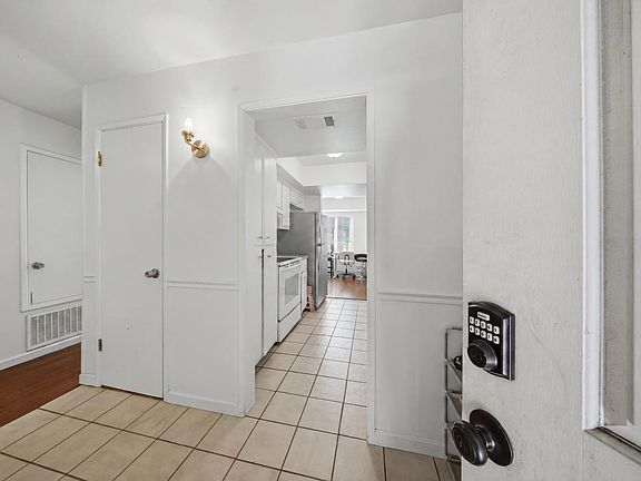 3rd image of 6952 Allegheny Pl