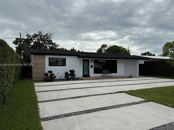 4th image of 7630 Venetian St