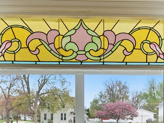 5th image of 536 W Palace Row