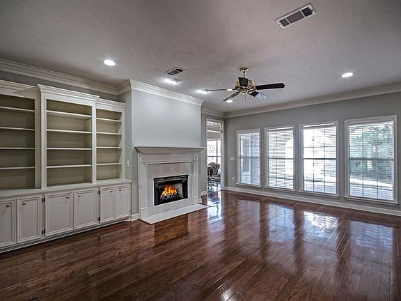 2nd image of 100 Pavilion Dr