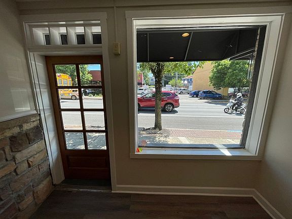 4th image of 713 Main St #A