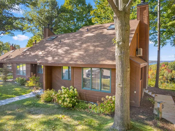 4826 Crossover Dr N #705, Bellaire, MI 49615