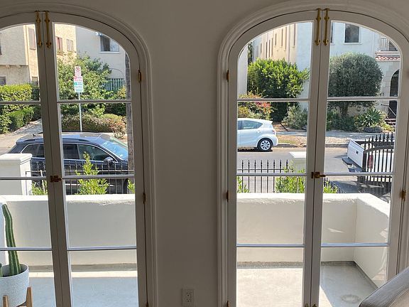 5th image of 425 N Curson Ave #425