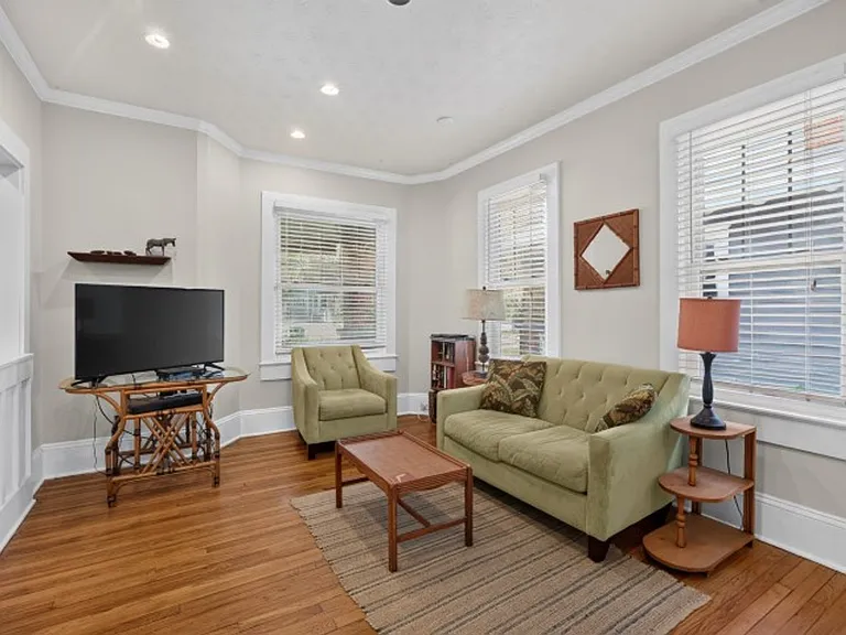 1555 Belmonte Ave — Photo 12