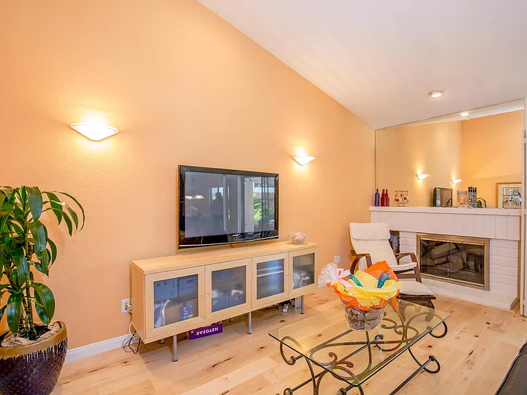 3258 Lower Ridge Rd — Photo 7