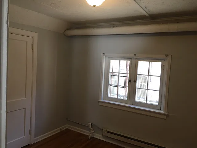 218 John St NE #1R — Photo 7