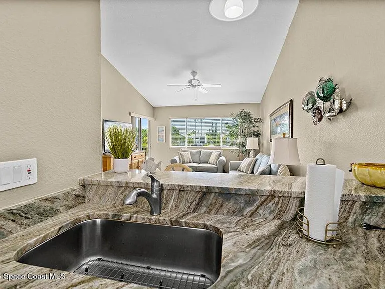 347 Ocean Park Ln — Photo 8
