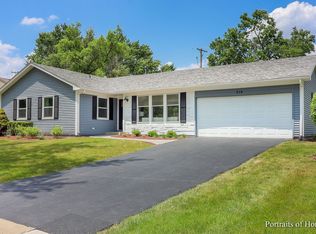 319 Cedarbrook Rd, Naperville, IL 60565