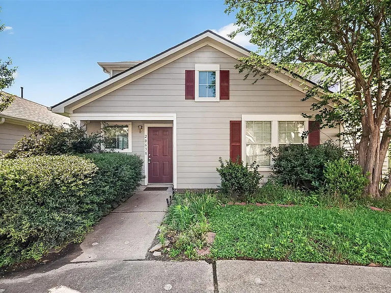 20638 Patriot Park Ln — Photo 1