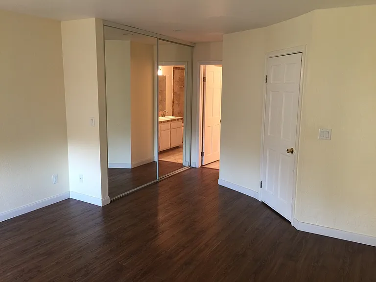 1118 Fresno St #5 — Photo 5