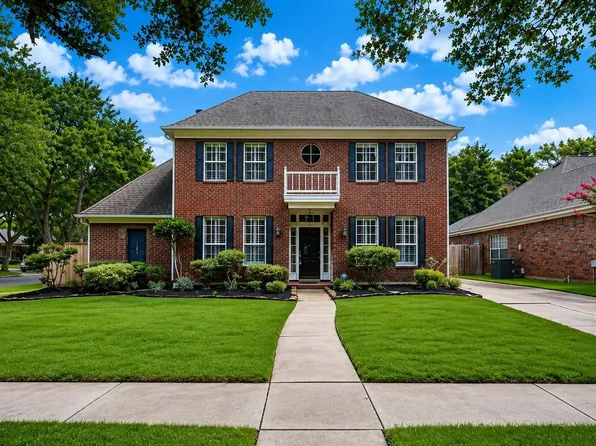 4415 Grand Cayman Dr, Sugar Land, TX 77479