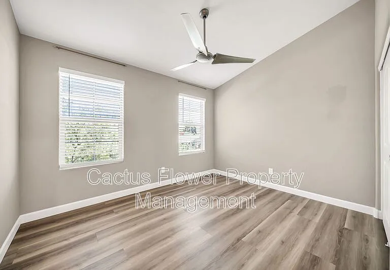 3067 N 33rd Pl — Photo 28