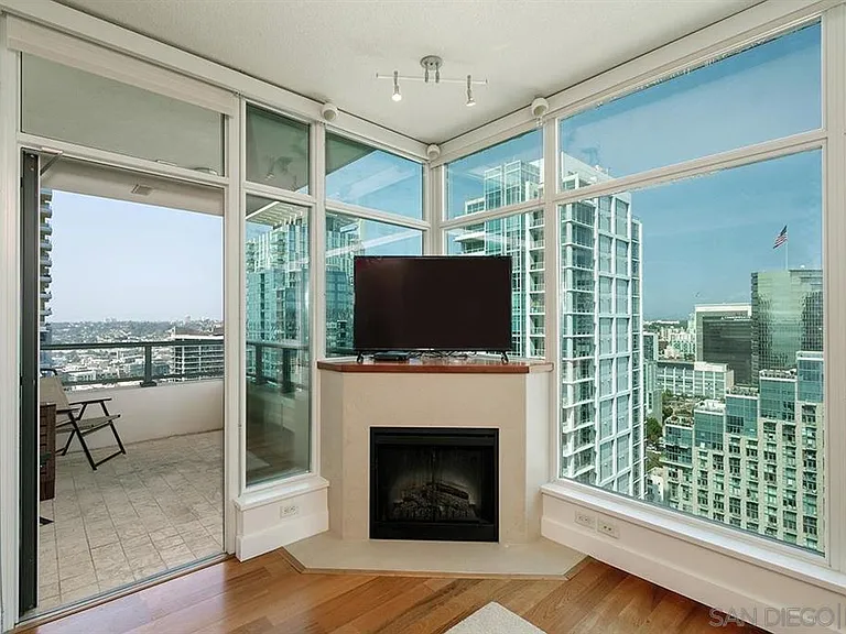 1205 Pacific Hwy #2404 — Photo 4