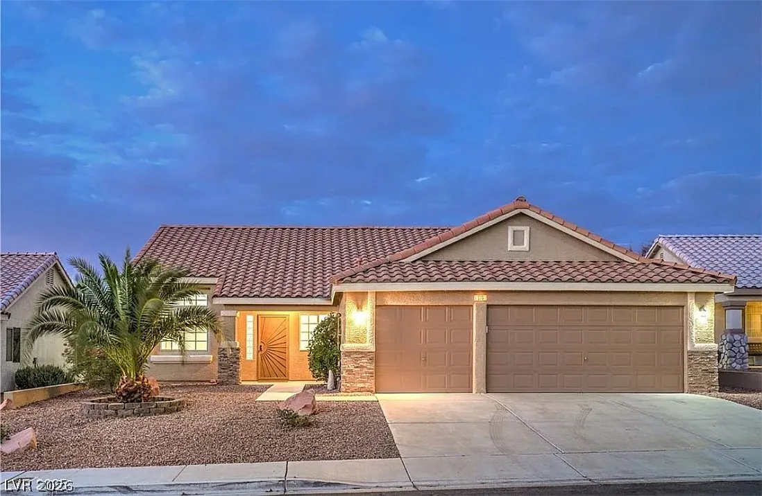 3 bed, 2.0 bath, 1728 sqft, $2,650 — Photo 1
