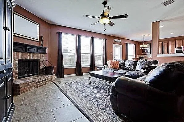 2832 Elm Fork Dr — Photo 9