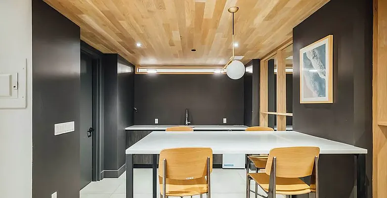 Rented by Artur Gutman, LREB | media 57