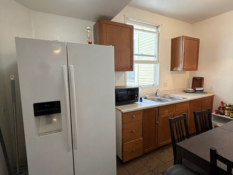 2708 Raymond Ave — Photo 4