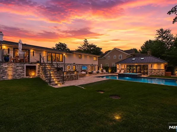 35 Jane Drive, Englewood Cliffs, NJ 07632