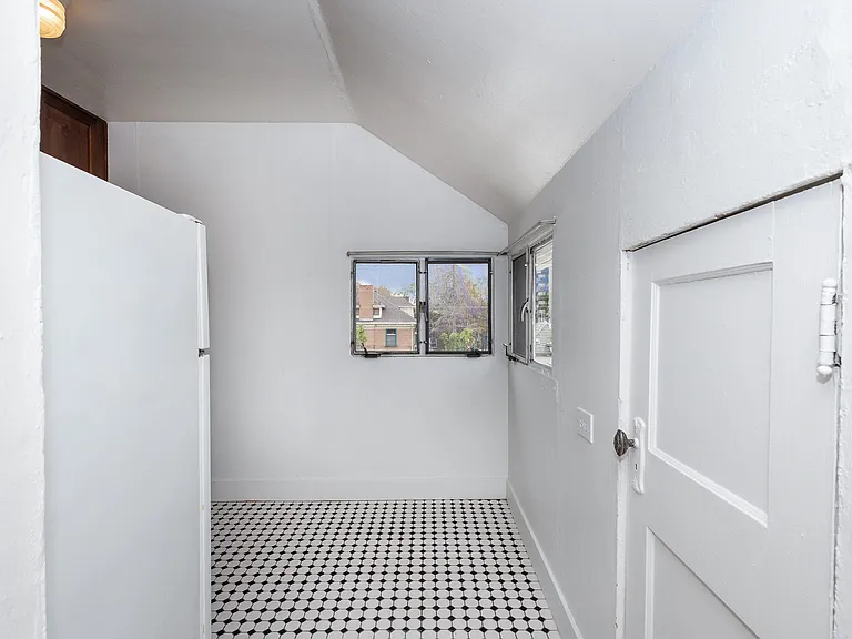 Cross Park Apartments — Photo 43