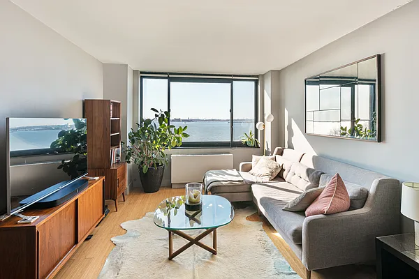 Rented by Compass | media 9