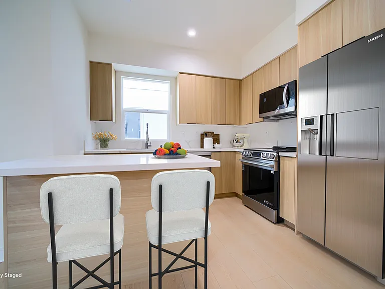 259 1/2 S Avenue 54 — Photo 4