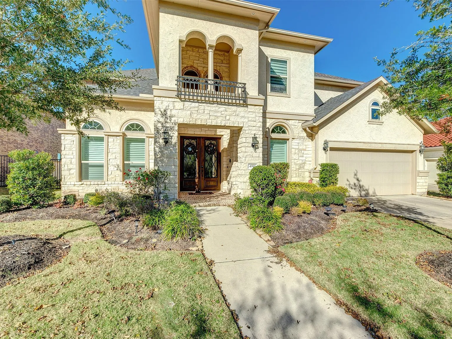 4 bed, 3.5 bath, 4011 sqft, $5,000 — Photo 4