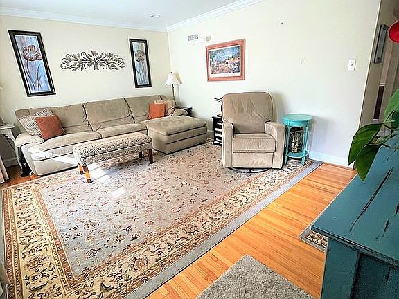 3rd image of 13517 Carmel Ln