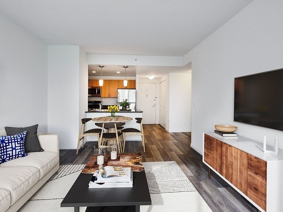 1st image of 229 Chrystie St APT 438