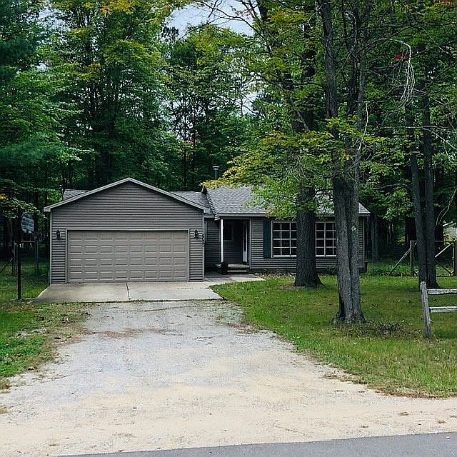 1st image of 1014 Robinhood Ln