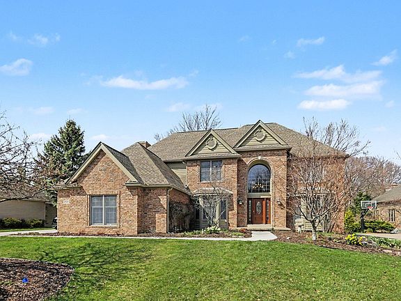 2nd image of 2074 Stonebridge Dr N