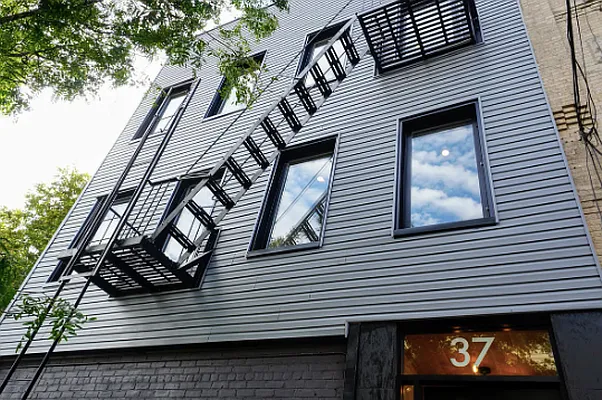 Rented by Nooklyn NYC LLC | media 53