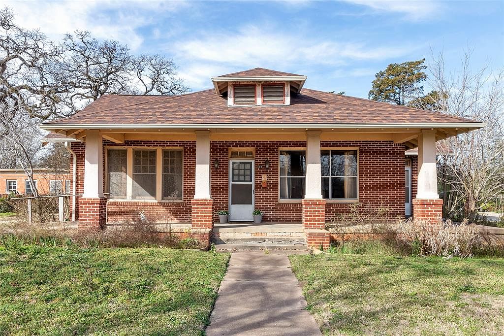 100 S Alamo Ave Bryan Tx 77803 Zillow