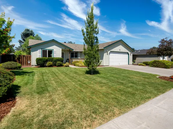 1841 NE 7th St, Redmond, OR 97756