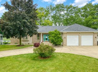 62 W Olcott Lake Dr, Jackson, MI 49201