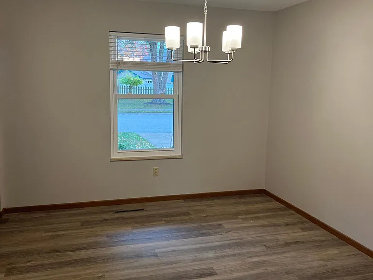 128 White Pine Ave — Photo 9