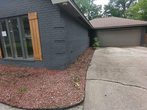 3rd image of 2656 S Woodloch St