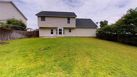 4 bed, 2.5 bath, 1905 sqft, $2,100 — Photo 3