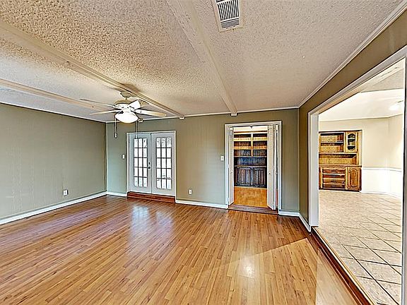 5th image of 436 Newcastle Dr