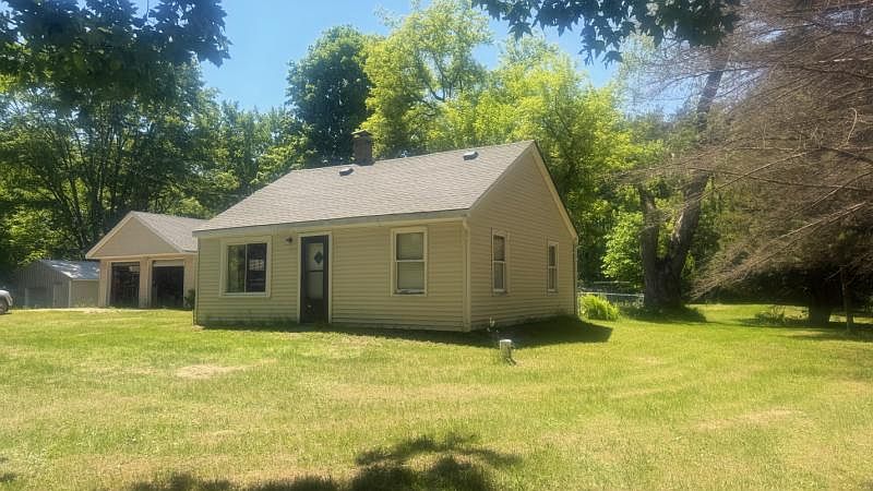 1st image of 2540 Chambers Rd