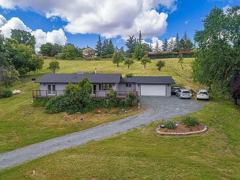 1850 Pear Blossom Ln — Photo 1
