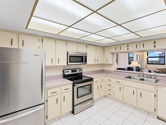 3rd image of 2900 NE 14th Street Cswy APT 802