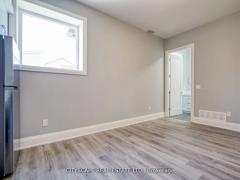 65B Saint Vincent St — Photo 33
