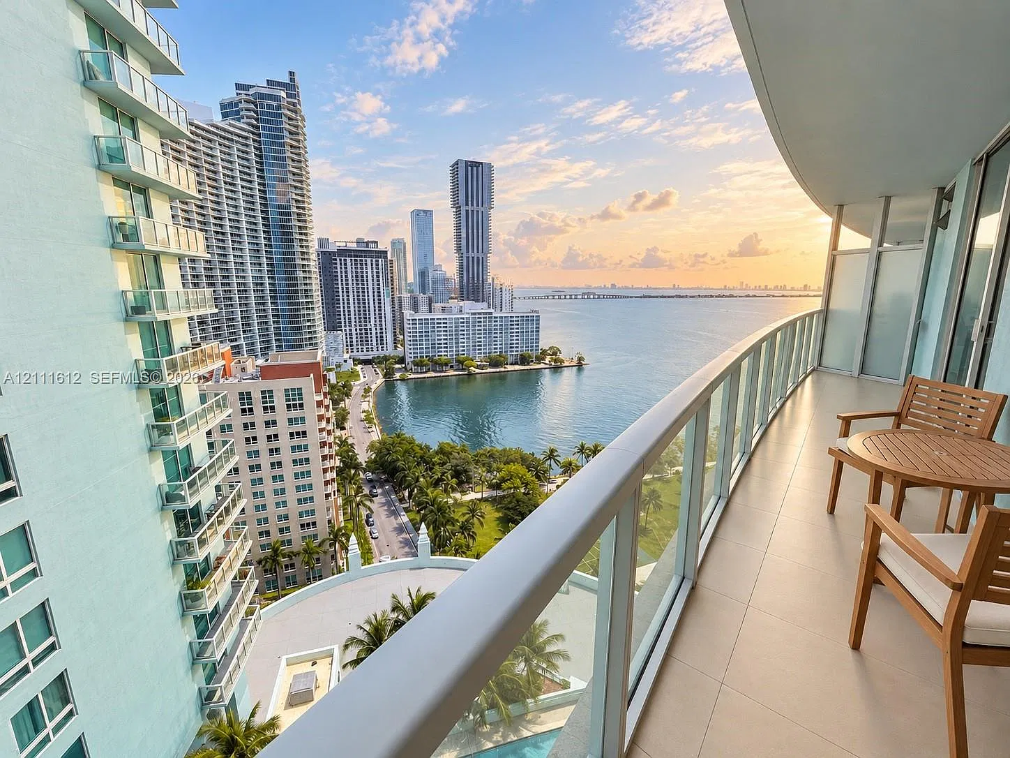 1900 N Bayshore Dr — Photo 1