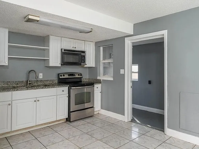 235 Palmetto Ave NW — Photo 3